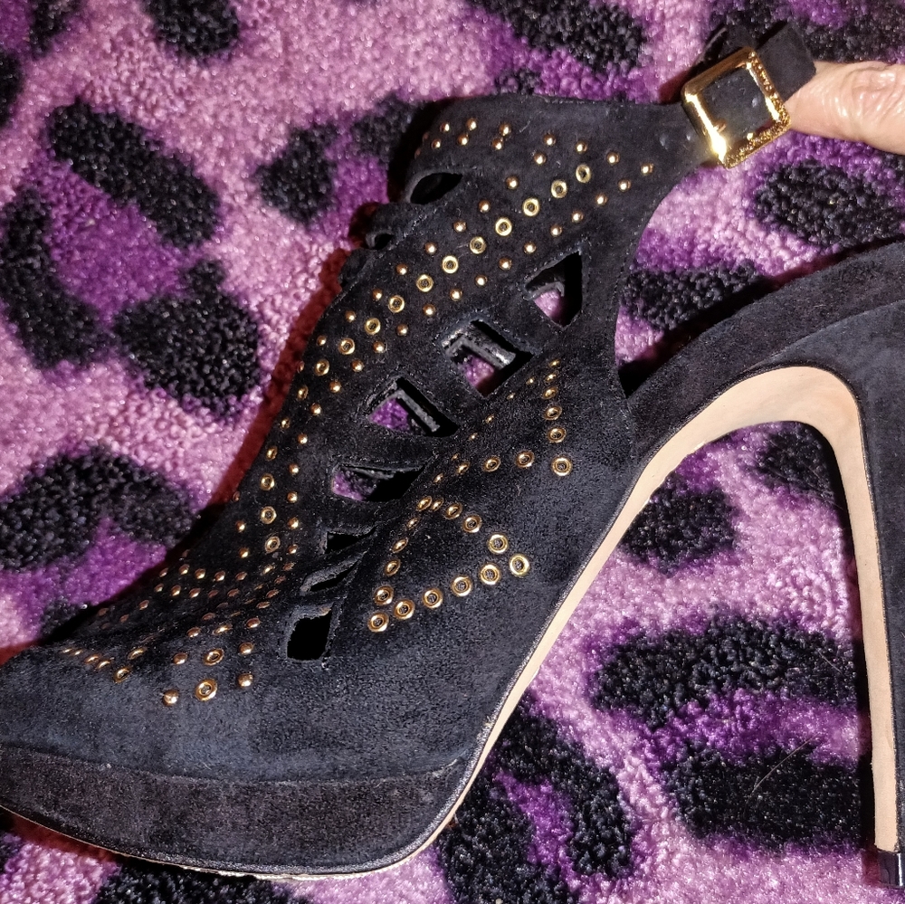 Vince Camuto•Black & Gold Stiletto Heels•Size 6.5